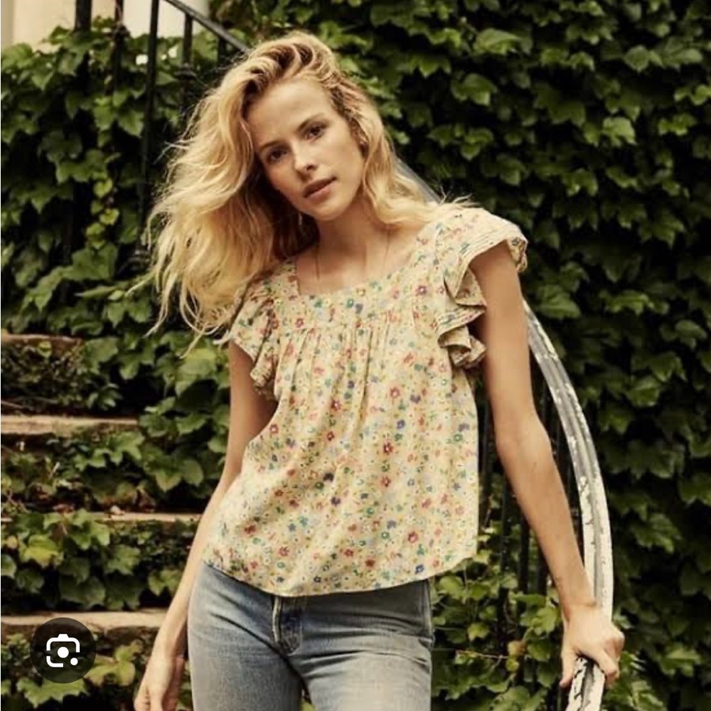 Doen Abelene Flutter Sleeve Top in Tasha Garden Print. Size XS